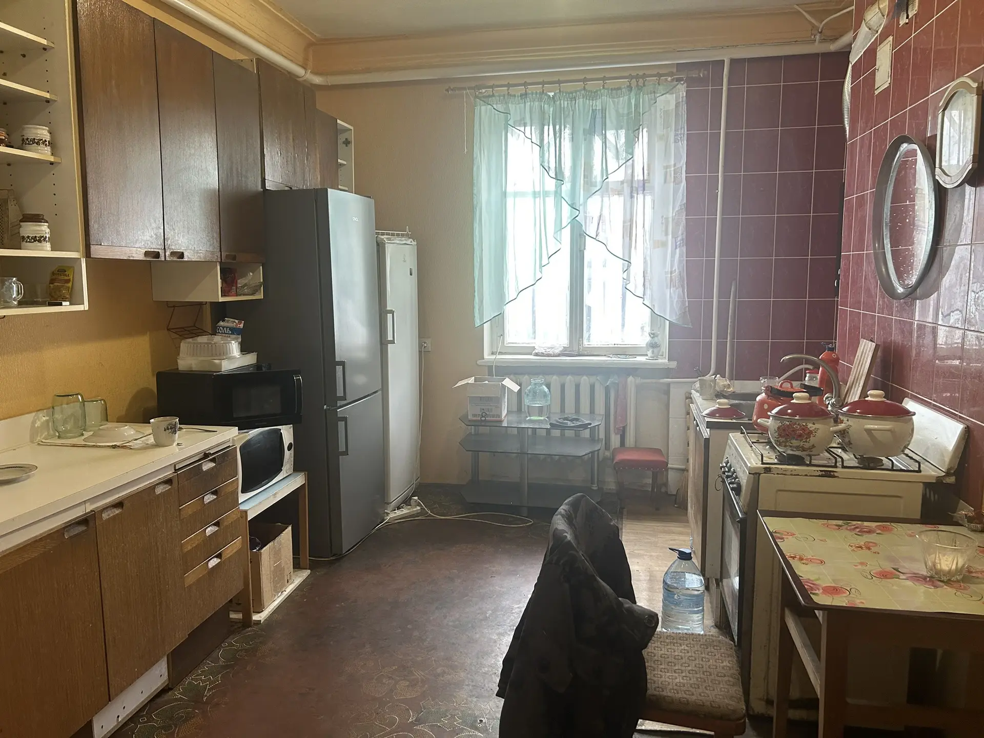 Продам дом в центре пос Металлист, 10 мин от города,с хозяйством, добротный ,155 кв м, ...