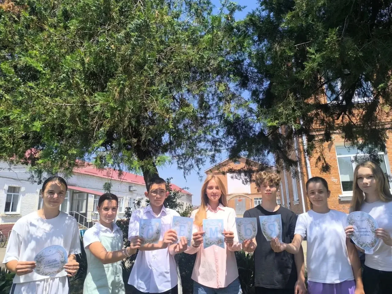 🇷🇺 8️⃣ июля — День Семьи, Любви и Верности🕊️.

Этот праздник напоминает нам о главных ценностях, 