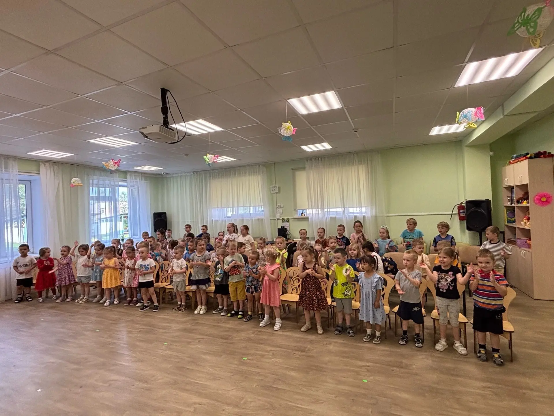 🎭 Торжественно открылась Театральная неделя

По доброй традиции, её старт дали сами педагоги, подар