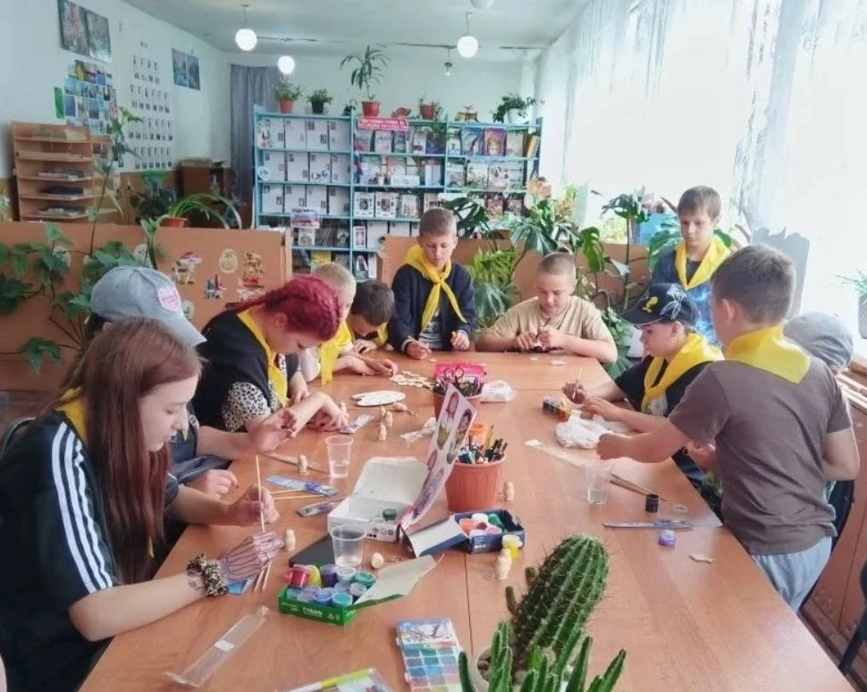 С любовью из «Меридиана»

Летняя смена в пришкольном лагере «Меридиан»  Верхнеуринской школы подошла
