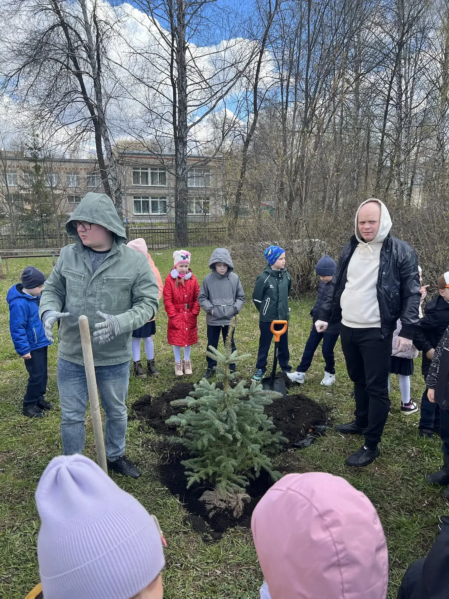 🌿Зелёный след первого "А"🌿  ✅30 апреля обучающиеся 1«А» класса вместе с классным руководителем М. А.