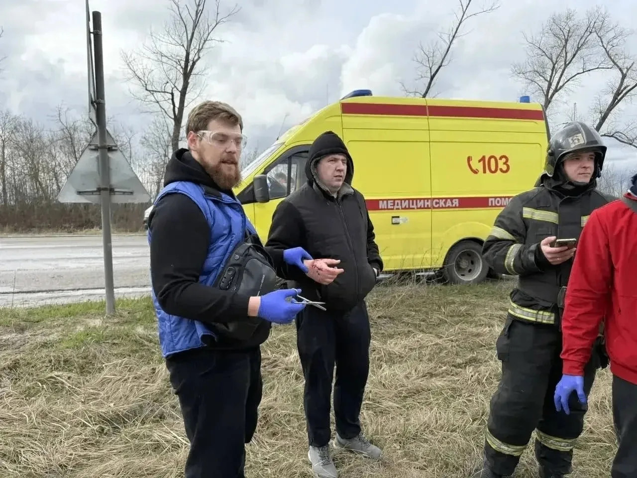 🙏 Калужанин помог попавшим в ДТП в Курской области  Волонтеры гуманитарной миссии из Калужской облас