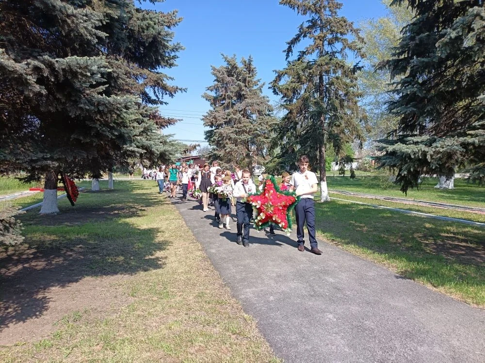 Ряженская школа почтила память героев Великой Победы 🎖️