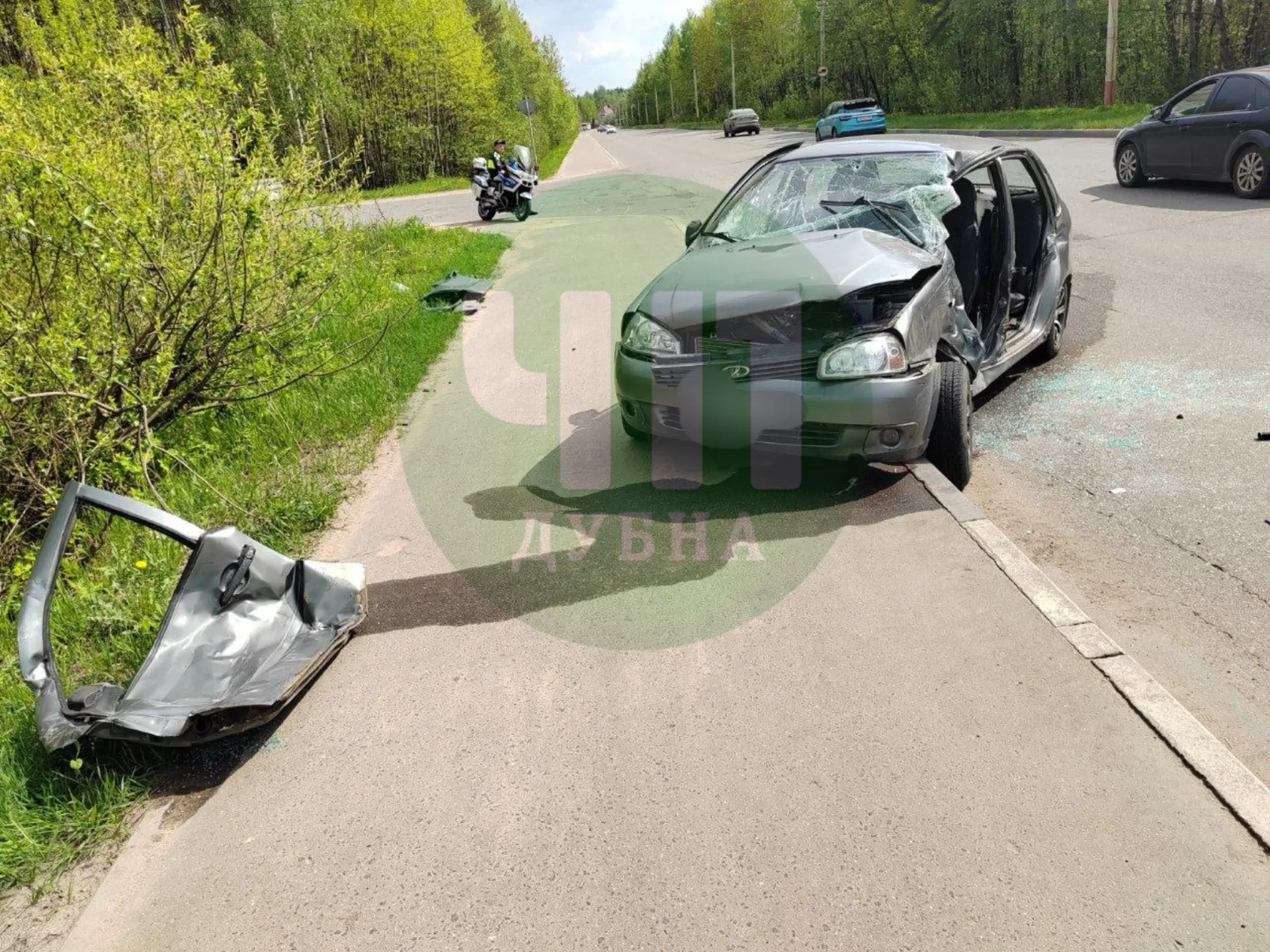‼️Очень жесткое ДТП 😱  ДТП на Ленинградской улице. Столкнулись автомобиль и автобус. По пострадавшим