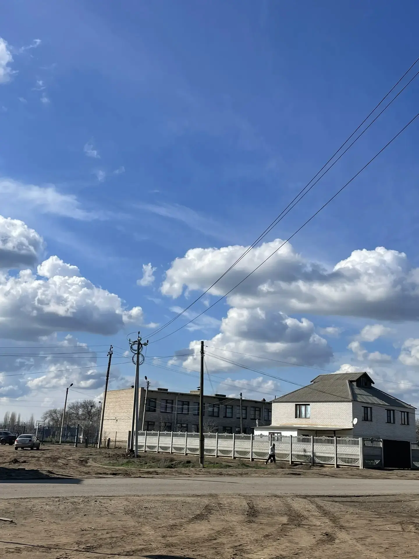 Володарские электросети продолжают активно работать над повышением надежности и качества снабжения э