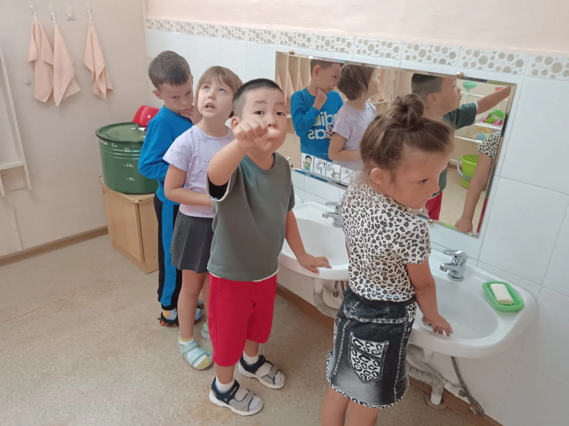 🎉 Сегодня в группе "Антошка" прошло увлекательное занятие по формированию основ здоров...