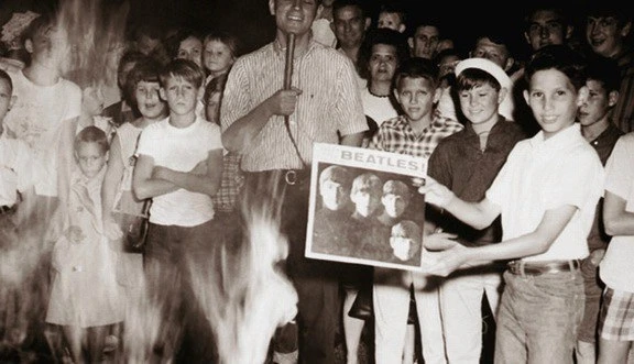 4 марта 1966 года Джон Леннон заявил, что The Beatles популярнее Иисуса. В ответ на это...