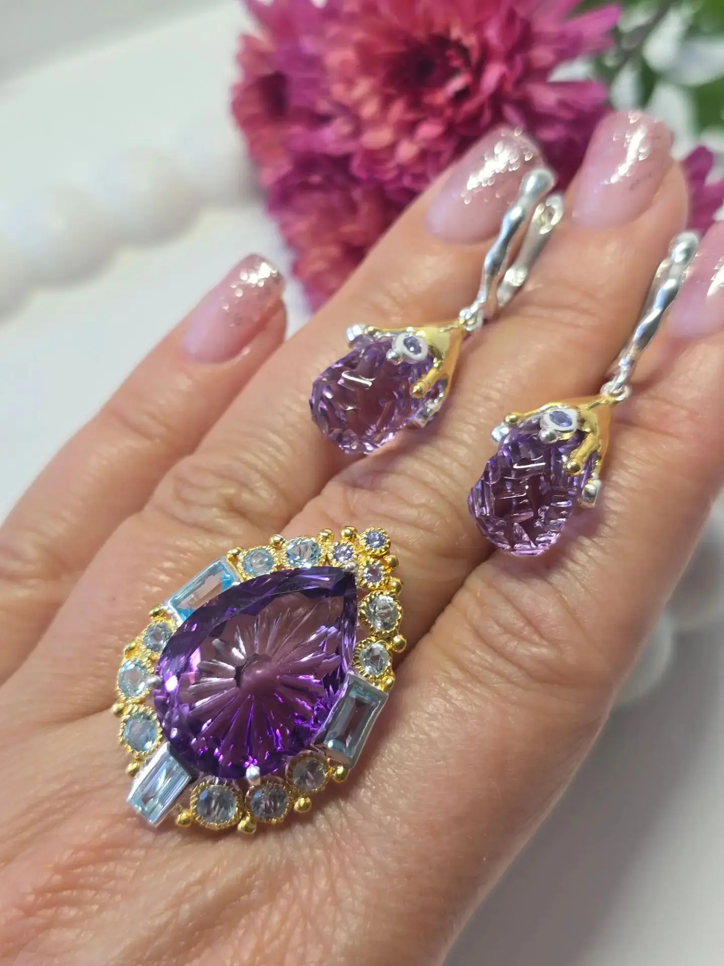 Вживую еще краше💜