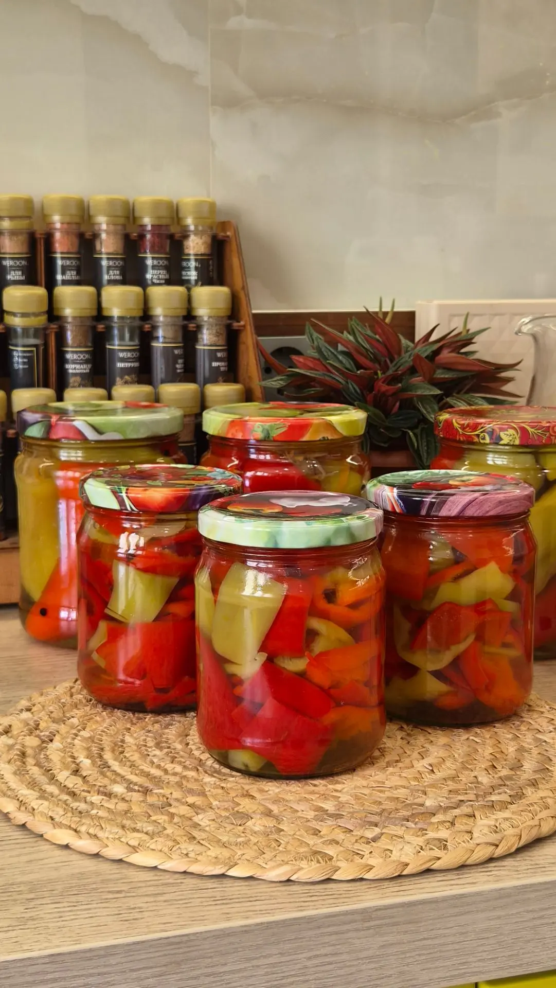 Маринованный  перец резанный.