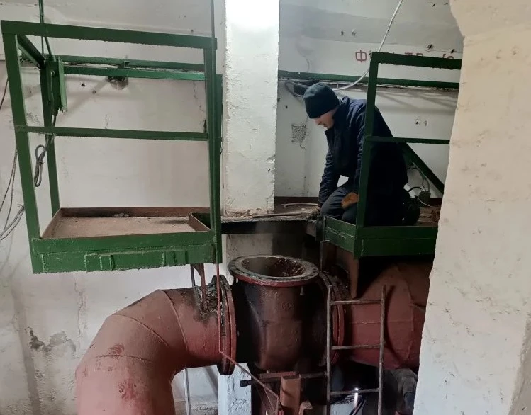 В Волновахе заменили порядка 400 метров труб за неделю  ✅ Водоснабжение стабилизировано и снижен рис