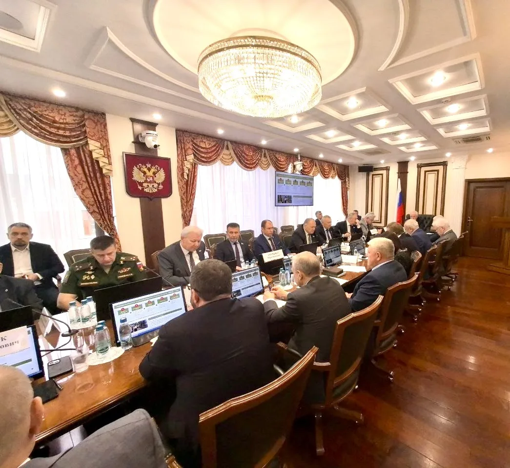 Сегодня в Совете Федерации РФ принял участие в круглом столе: «О деятельности ветеранских организаци