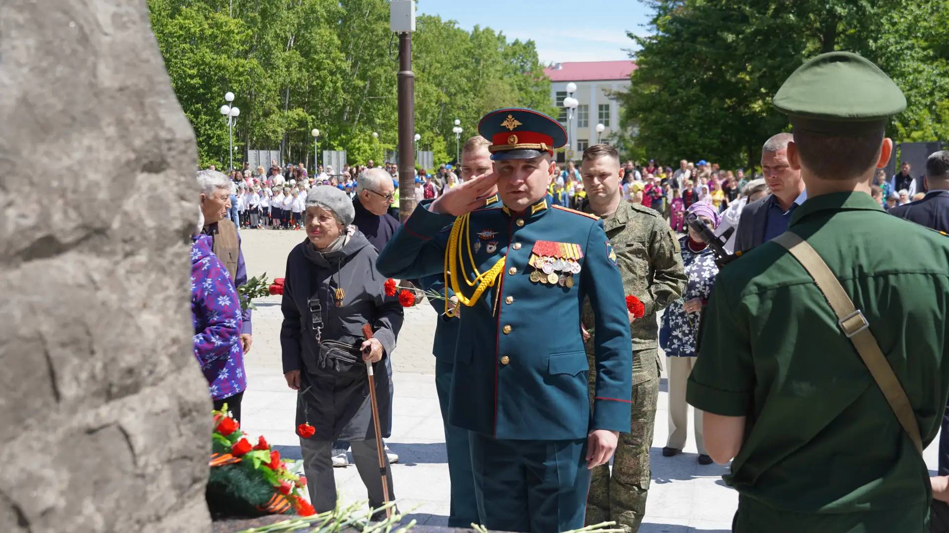 В День Памяти и скорби центральным событием стало зажжение Вечного огня в сквере Победы...