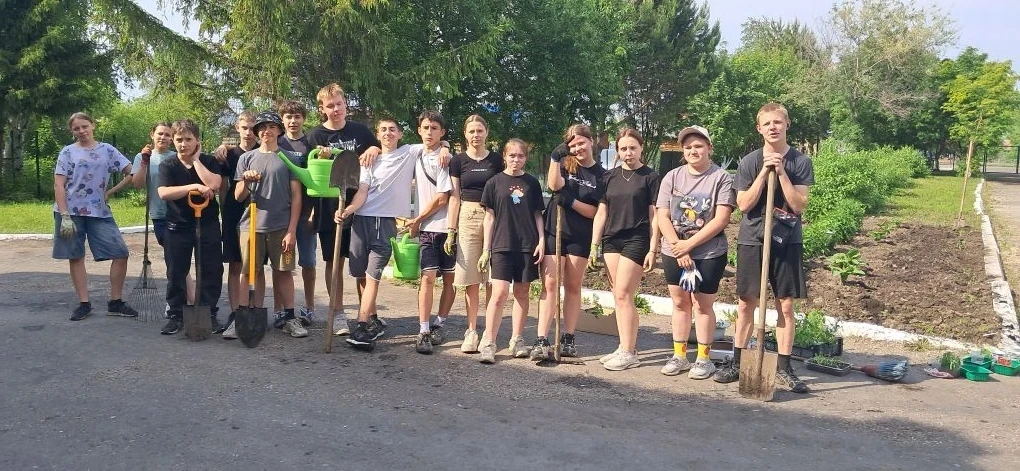 Сегодня начал работу трудовой лагерь для 15 учащихся нашей школы.