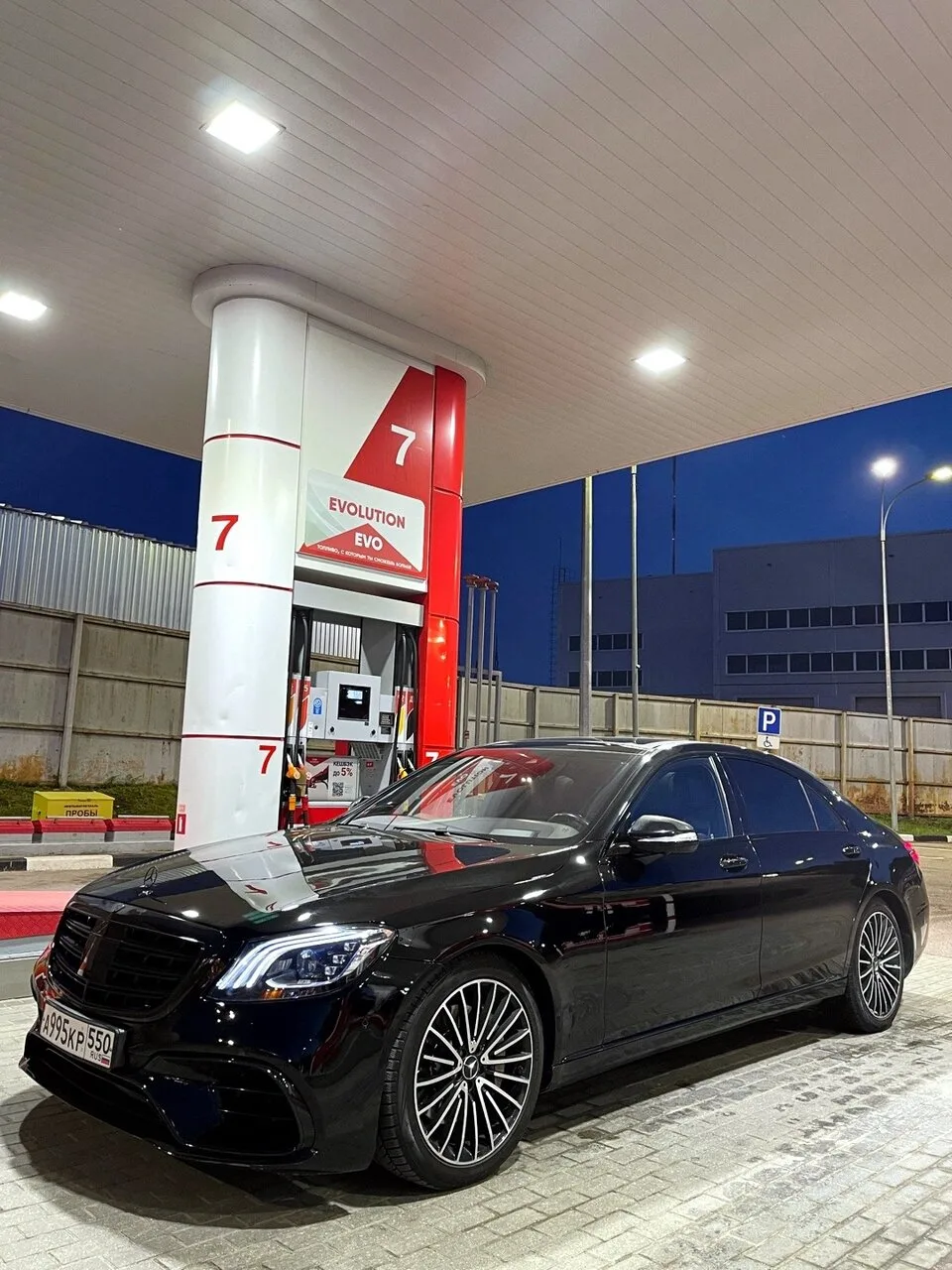Mercedes-Benz S W222, 4.0T AT 4WD (469 л.с.)