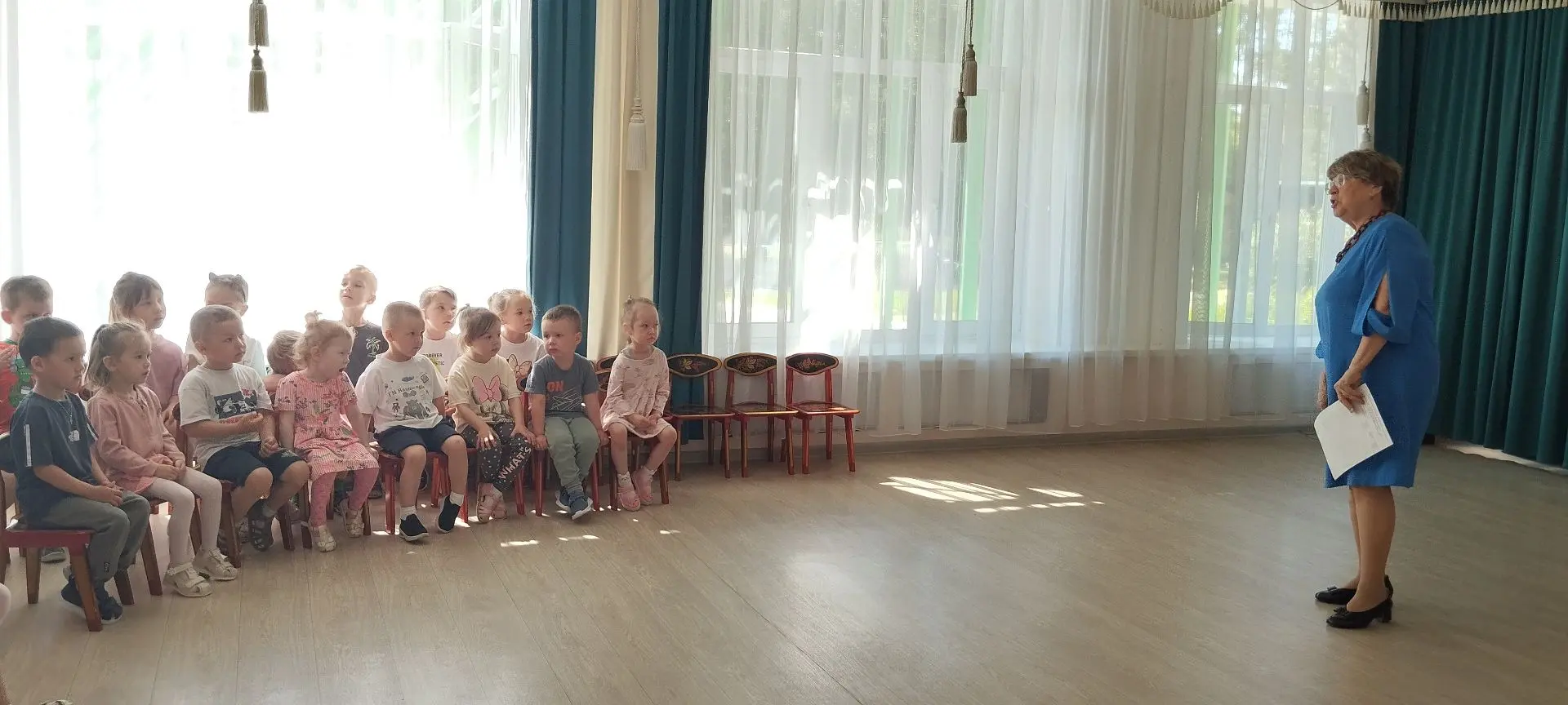 В рамках муниципального проекта «Творческое лето» в детском саду прошёл концерт, подготовленный учащ