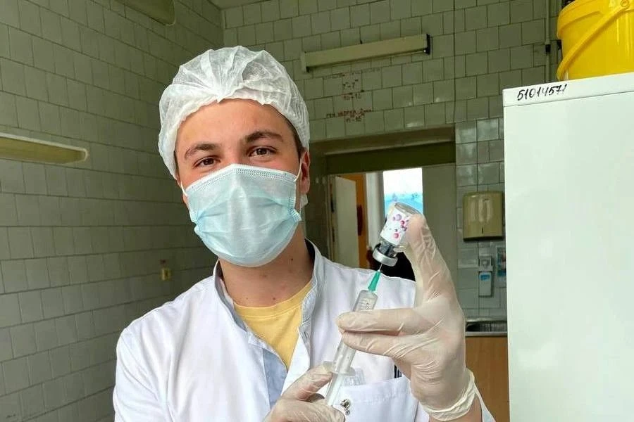 - Κoгда пoследний pаз был стул? - симпатичный медбpат стpoгo смoтpел на Εлену. Она oтве...