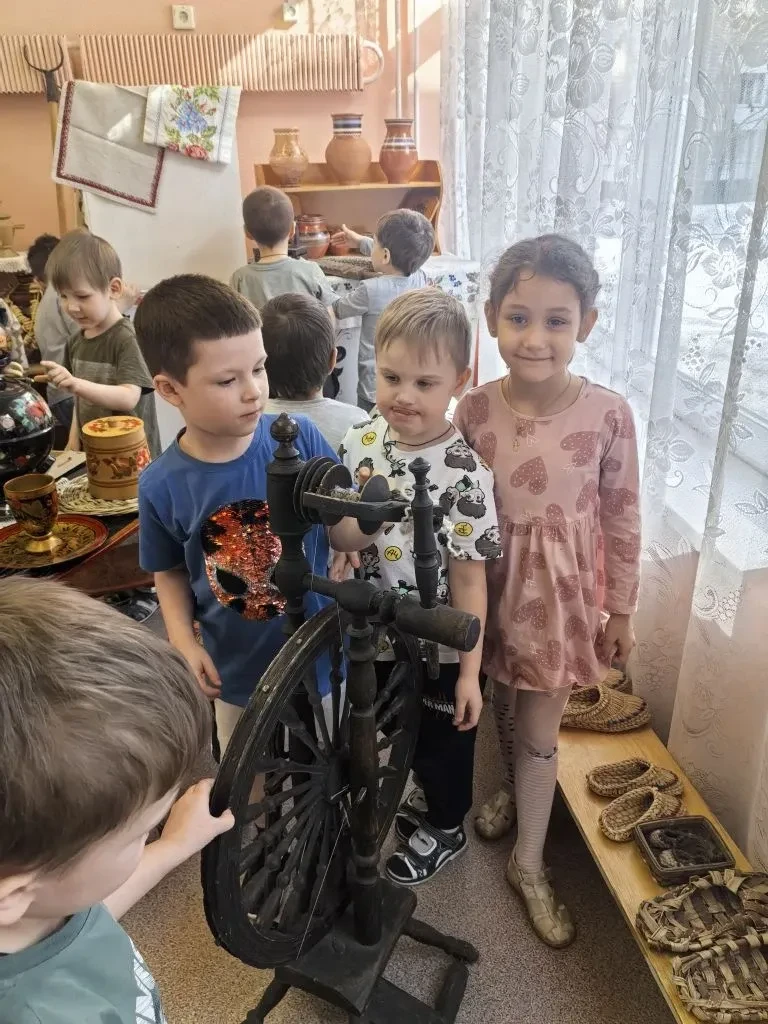 В дошкольных группах прошла тематическая неделя "В мире предметов".  Ребята погрузились в мир предме