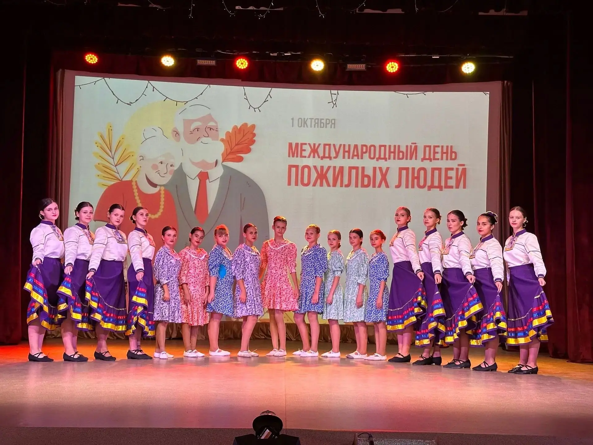 В Новозаведенском сельском Доме культуры состоялся яркий и трогательный концерт под наз...