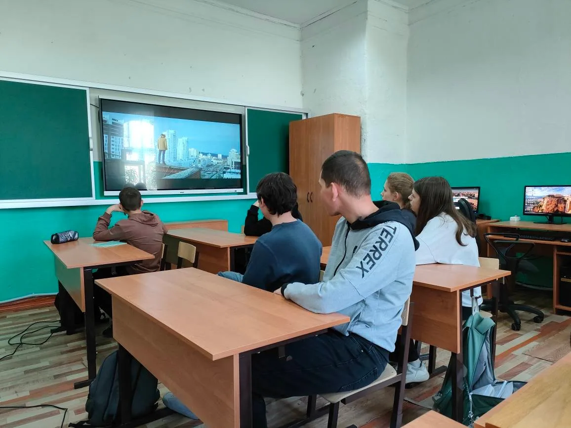 В рамках профилактики суицида среди подростков в филиале МОУ СОШ с. Красная Дубрава в с...