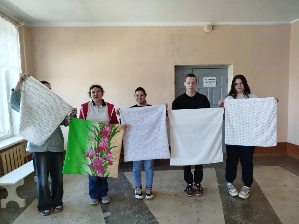 Несколько строчек — и ты уже мастер!  🧵
Посмотрите на эти счастливые лица! Наши студенты на учебной