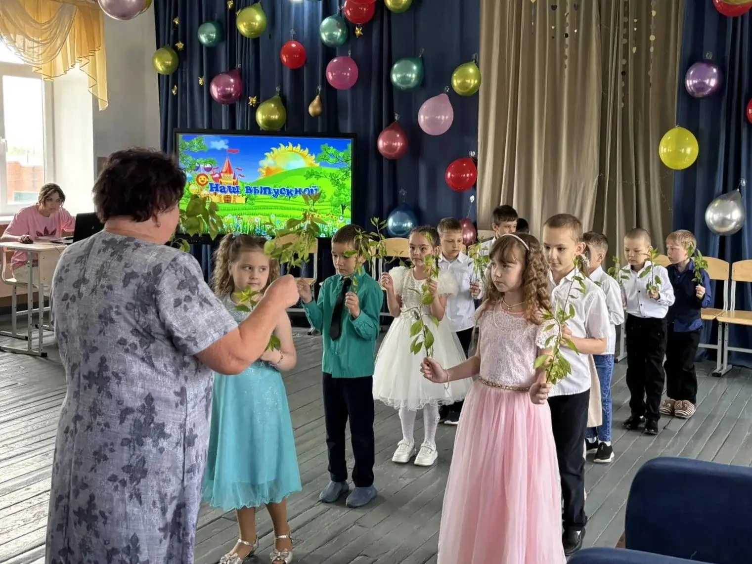 Май — месяц прощаний и начинаний! 🎉