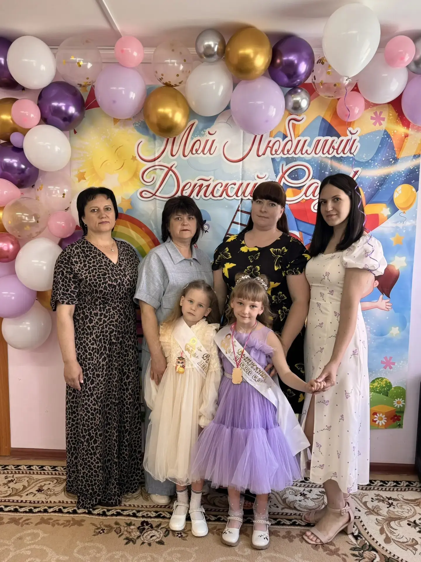 Выпускной для ребёнка этот праздник — эмоциональная веха. Он прощается с привычной сред...