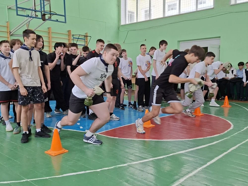 💪 «А ну‑ка, парни!» — спортивная эстафета в рамках Недели Мужества!  В преддверии Дня защитника Отеч
