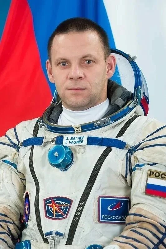 Космонавт Иван Вагнер поздравляет детей и педагогов сыктывкарской школы № 4 с Днем космонавтики ✨   