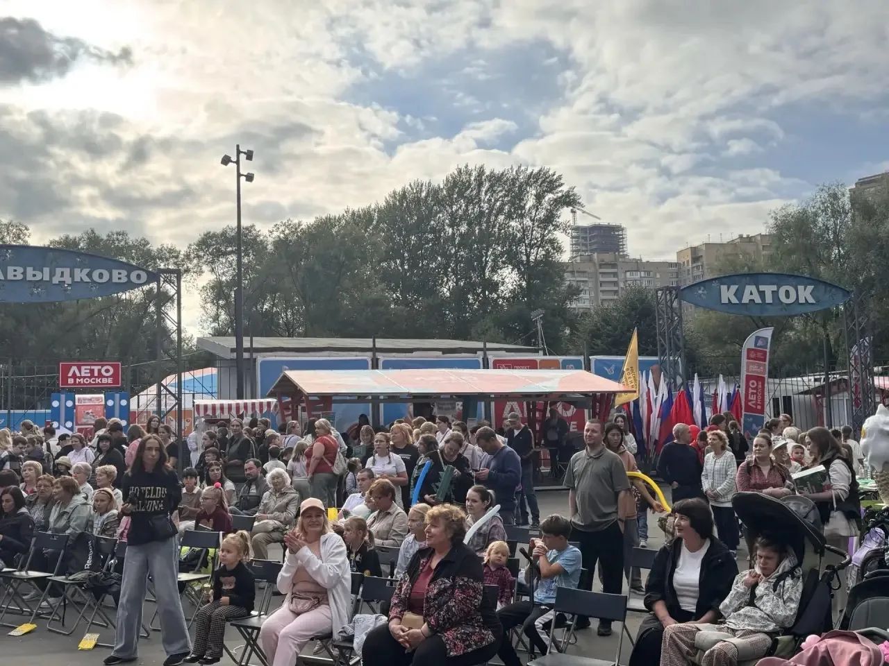 ⏰Накануне Дня Знаний в народном парке «Пионерский» состоялся праздник «Скоро в школу!».