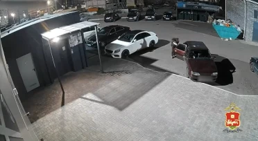 Две кражи из автомобилей совершил юный житель Хакасии