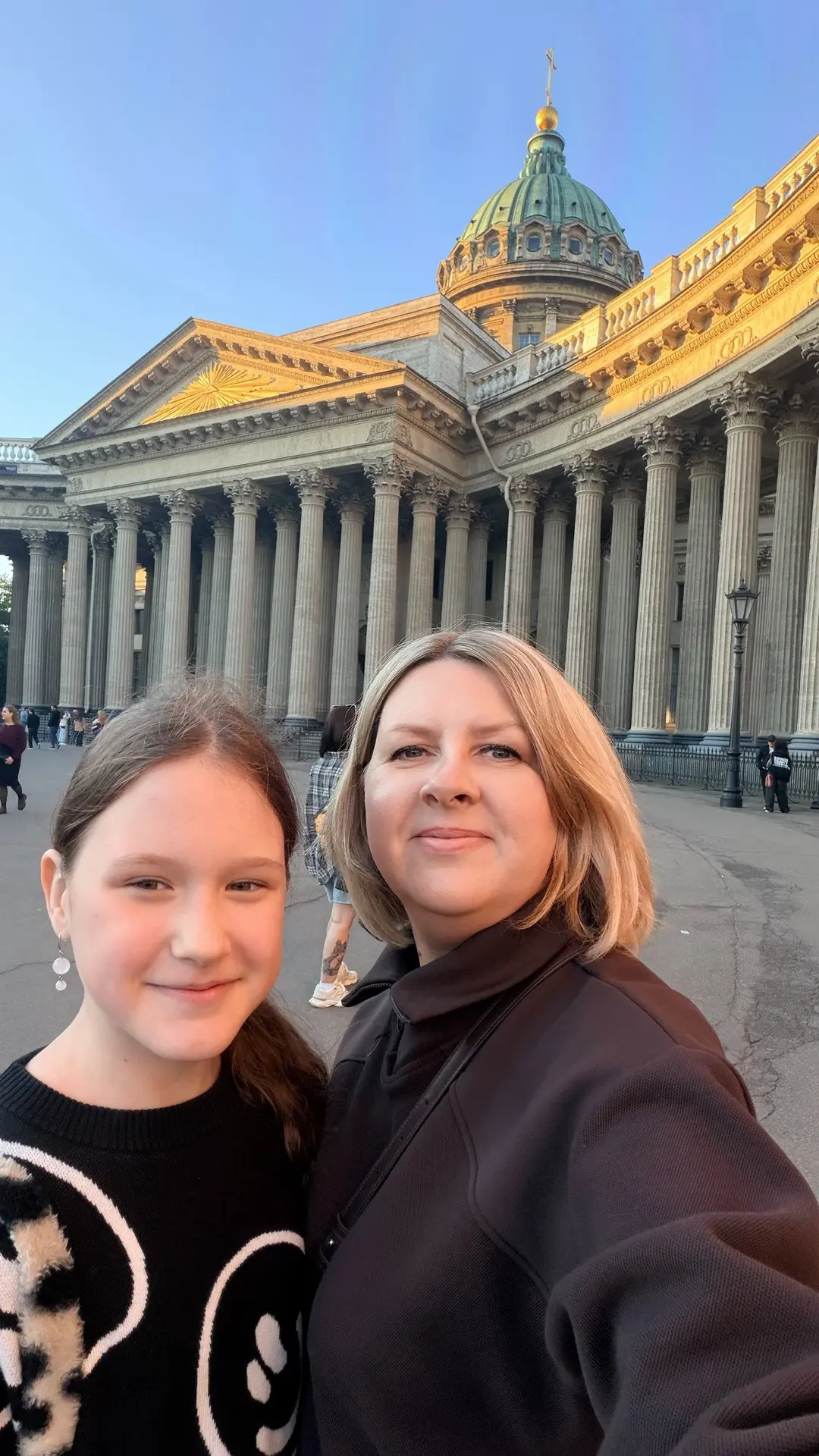 Обычный вечер,
но ты живёшь в Питере… 🤍

Когда я переехала сюда, я ещё не знала, насколько этот гор