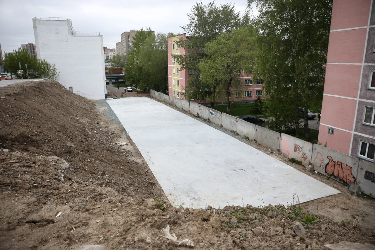 В Дзержинском районе построят 25-ти этажную гостиницу на месте долгостроя на Кошурников...