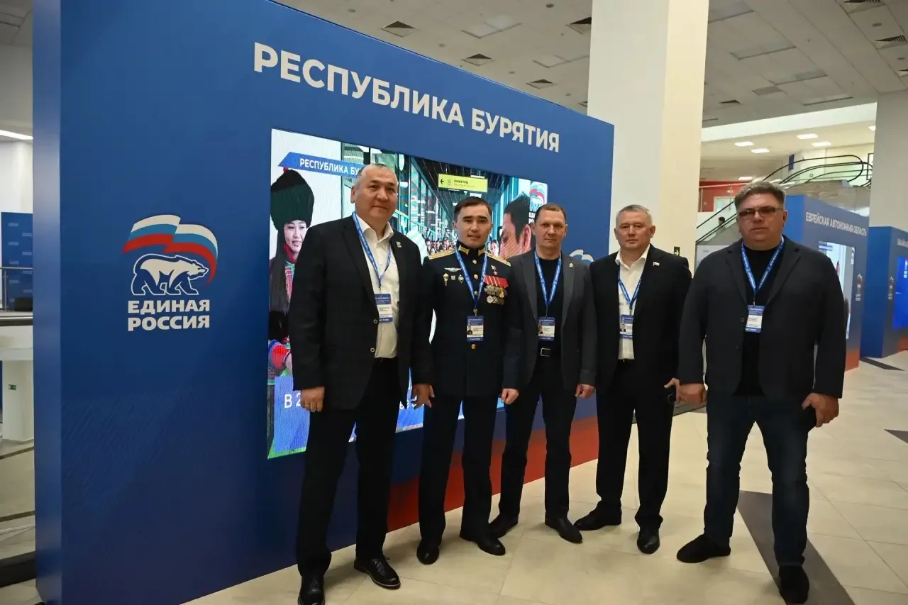 В составе делегации от республики работаю на форуме партии «Единая Россия» «Есть результат!» во Влад