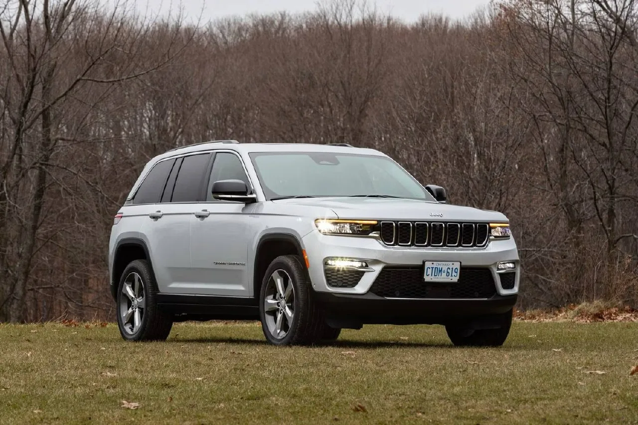 У новых Jeep Grand Cherokee могут вылететь пружины на ходу