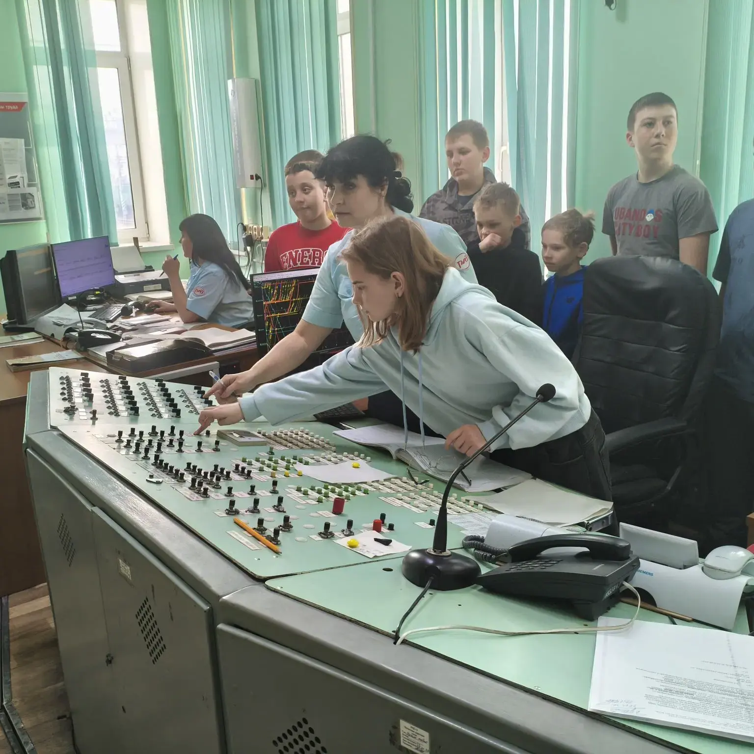🚂 ЭКСКУРСИЯ ШКОЛЬНИКОВ НА ПЛОЩАДКУ РАБОТОДАТЕЛЯ!   🚦10 апреля в рамках «Единого дня открытых дверей»