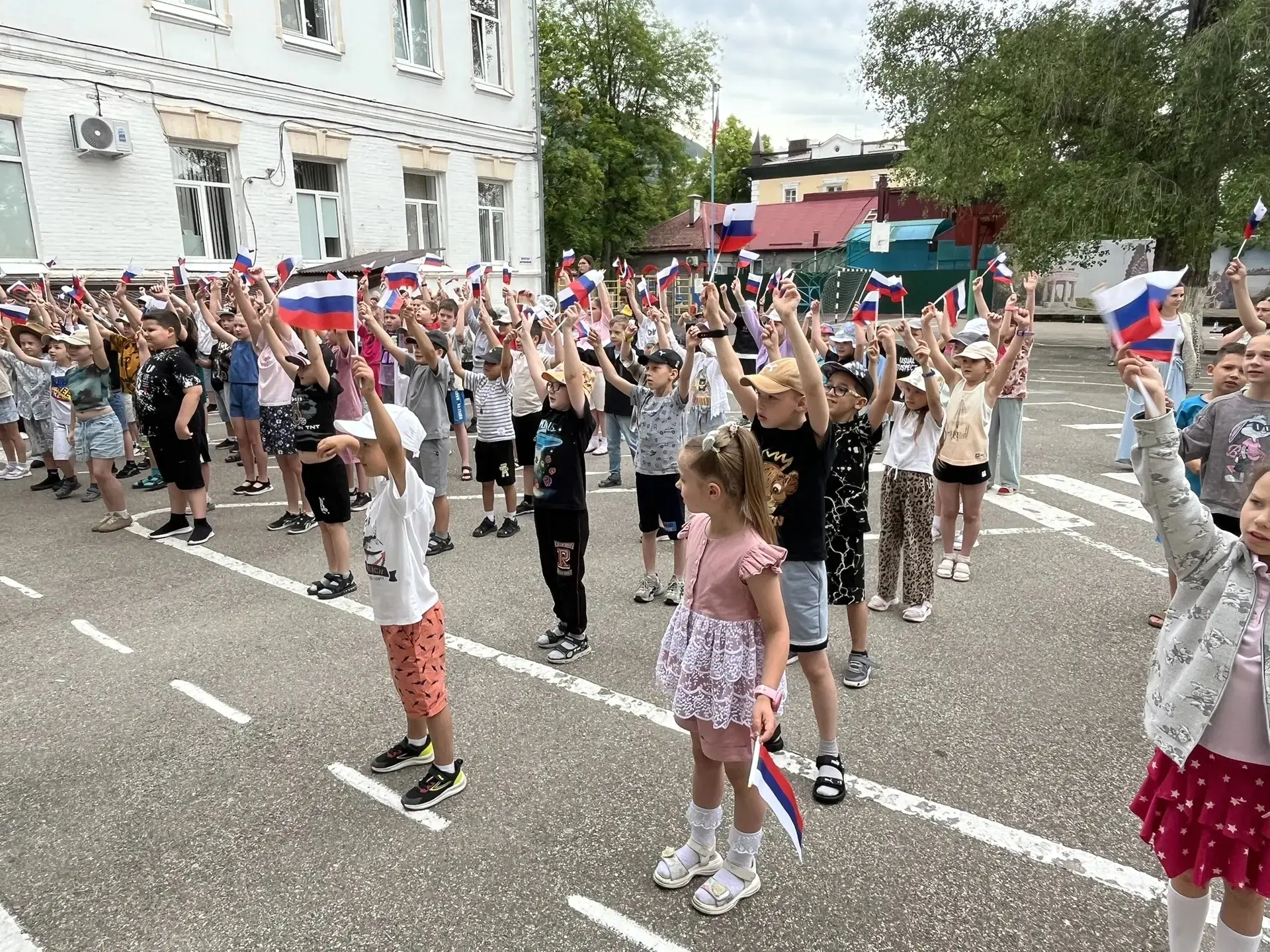 🇷🇺 11 июня: День России в «Городке здоровья»! 
Сегодня в нашем лагере царило особенное настроение 