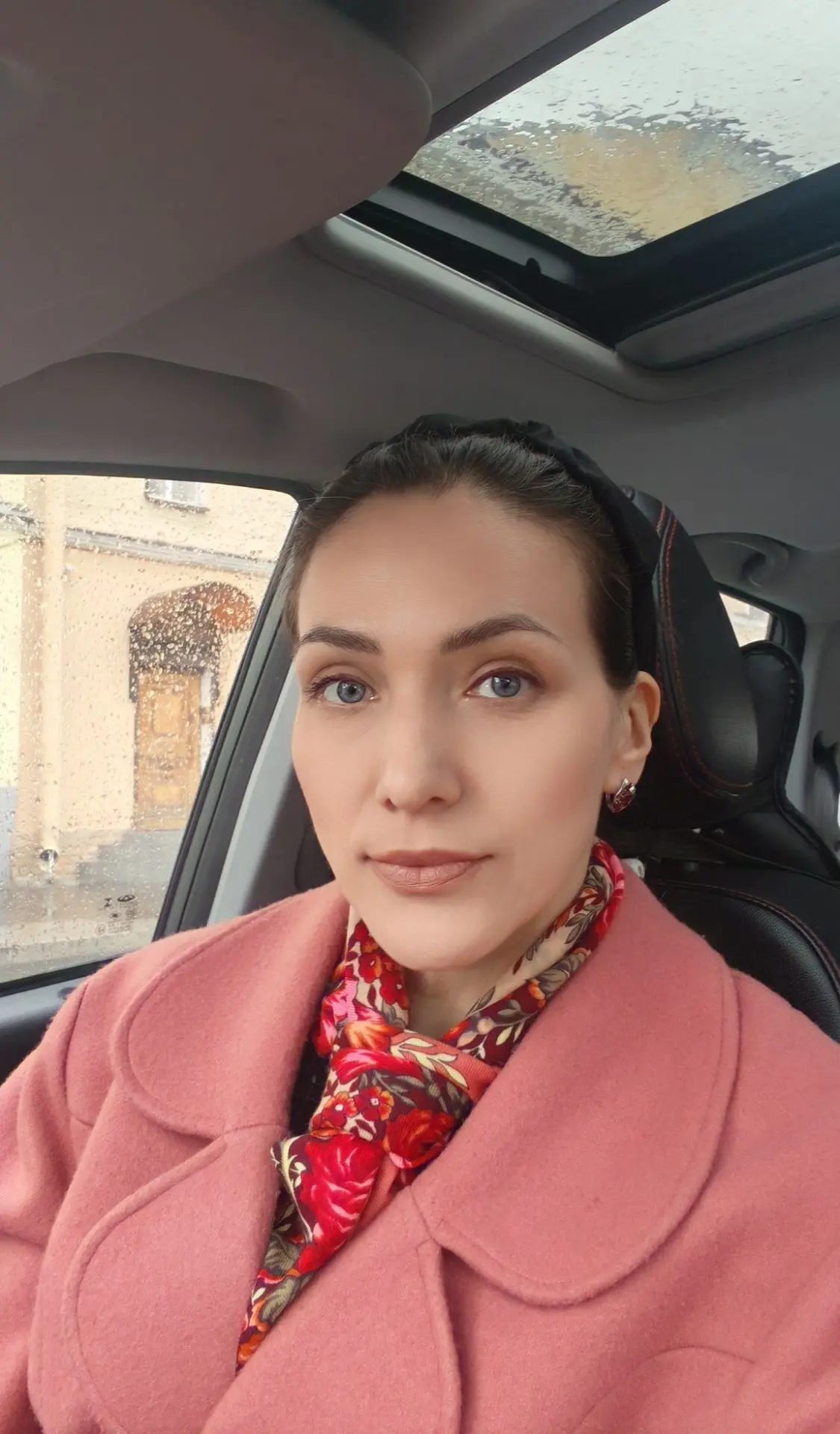 Мне кажется, я уже родилась бабушкой.