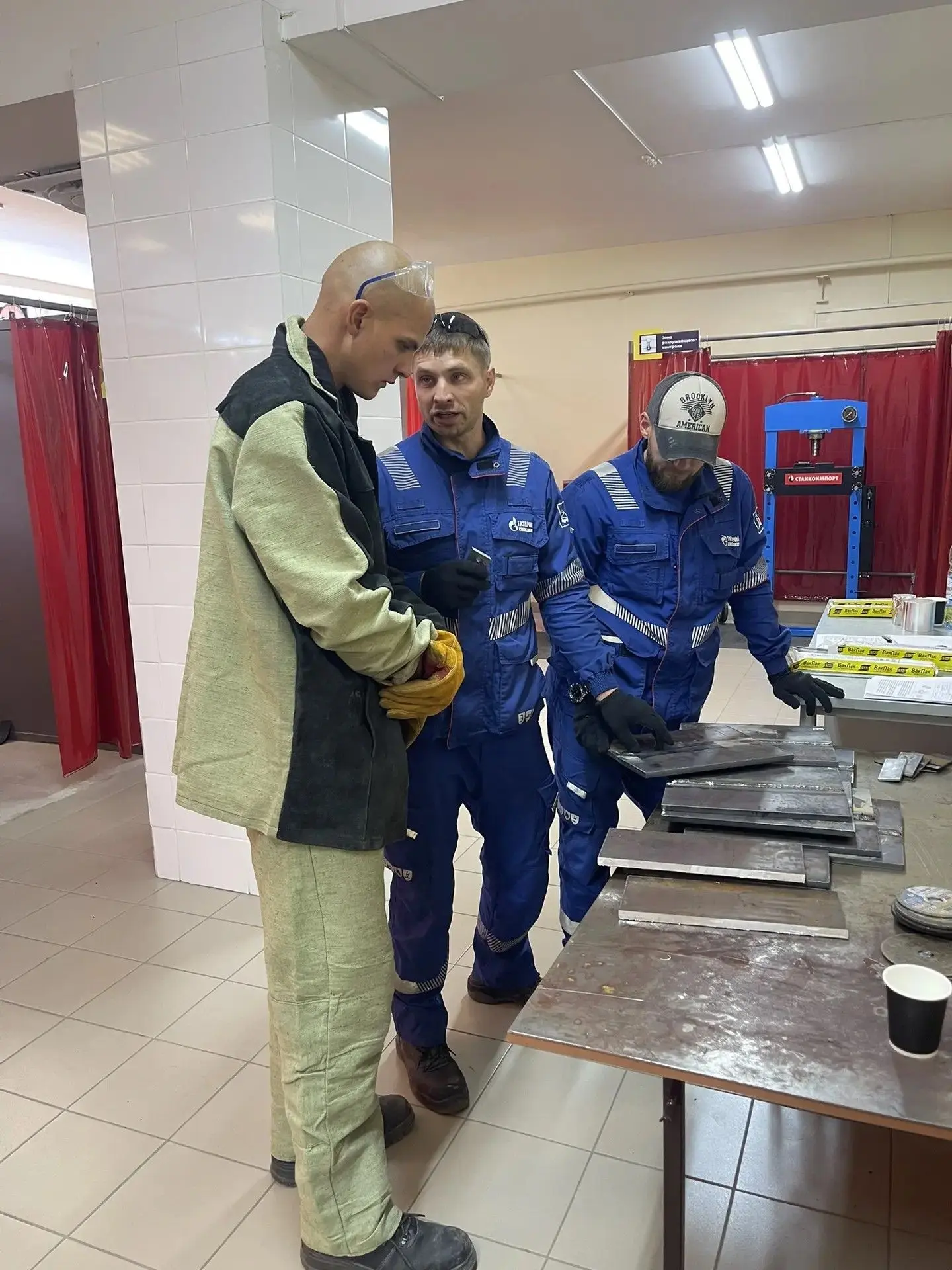 💯 Студенты Омского промышленно-экономического колледжа достойно выступили на конкурсе ...