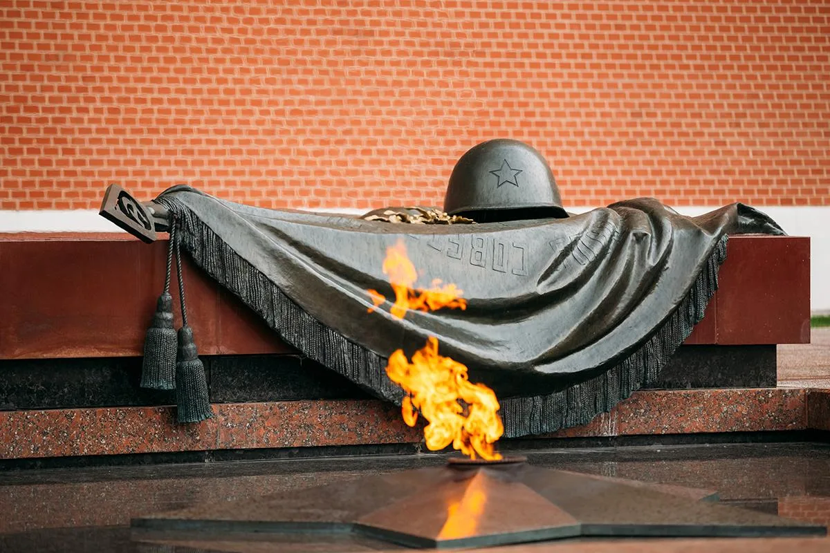 Мемориалы и памятники как символ национальной памяти 🎖️📜 23 марта 2026 года для студентов учебных гр