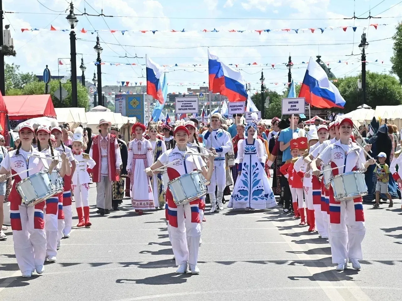 🇷🇺 Команда ОмГУ — на Параде национальностей