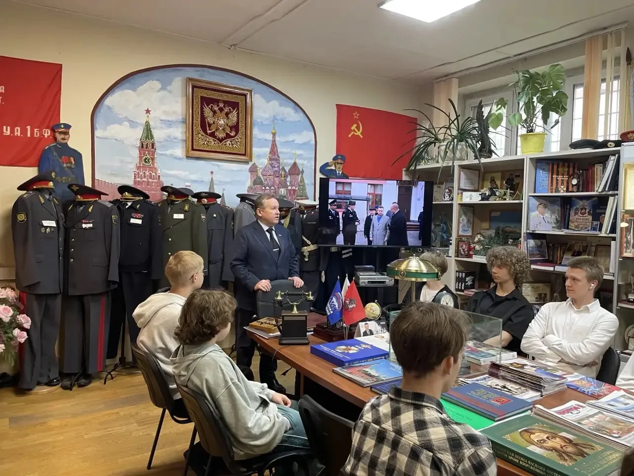 🎓 Шаг к будущей профессии  📚 Во время встречи ребята познакомились с колледжем, узнали о правилах пр