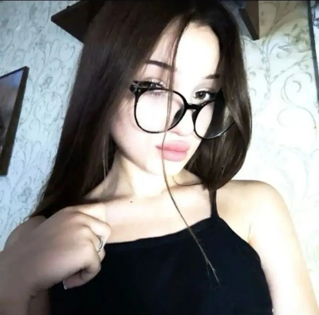 👧 Анна Олеговна, 18