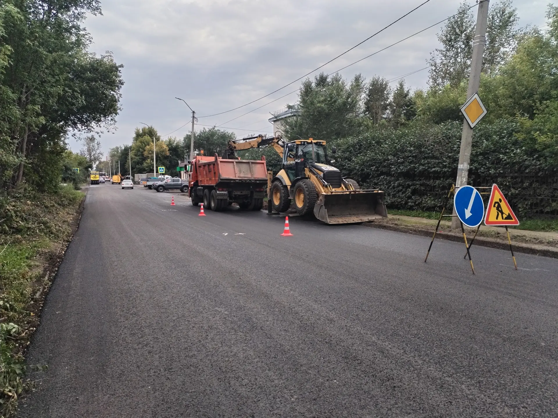 🚘 В Новоалтайске ремонтируют еще одну улицу по нацпроекту