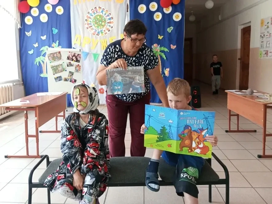 Лагерь "Дружба" на базе Троицкой СОШ. День шестой
Родительский день " Взрослые в стране детства"

Де