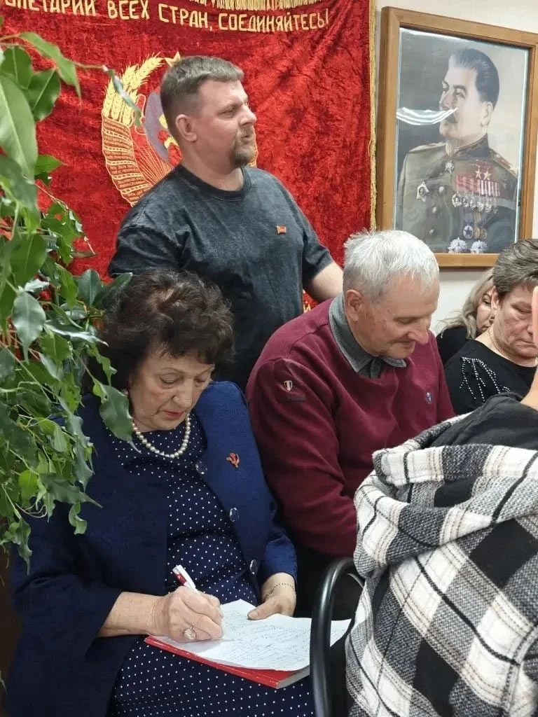 СЕРГЕЙ РЯШЕНЦЕВ ОСТАЛСЯ У РУЛЯ КПРФ Накануне прошла XVIII Отчетно-выборная конференция Саяногорского