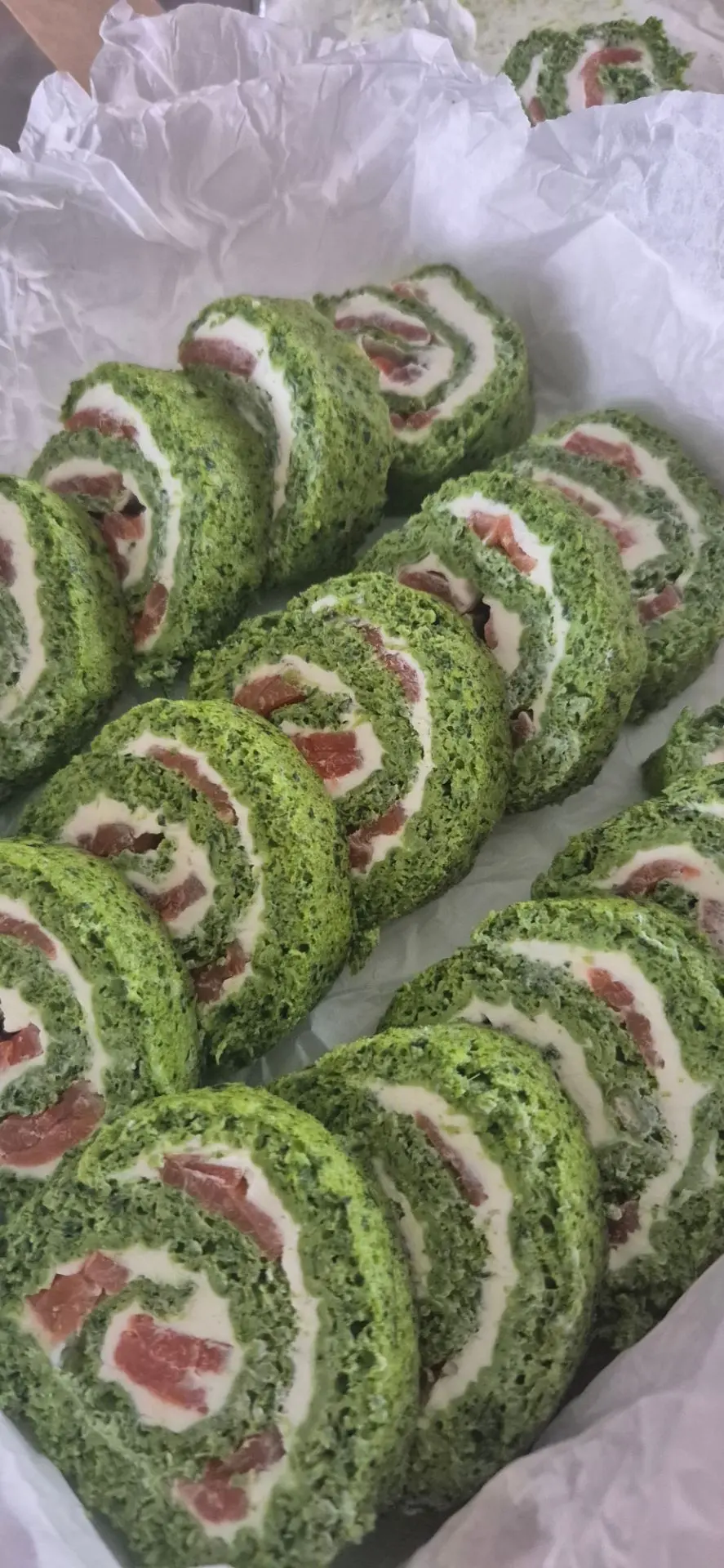 В этом видео я рассказываю , как приготовить потрясающе вкусный рулет из шпината с форе...
