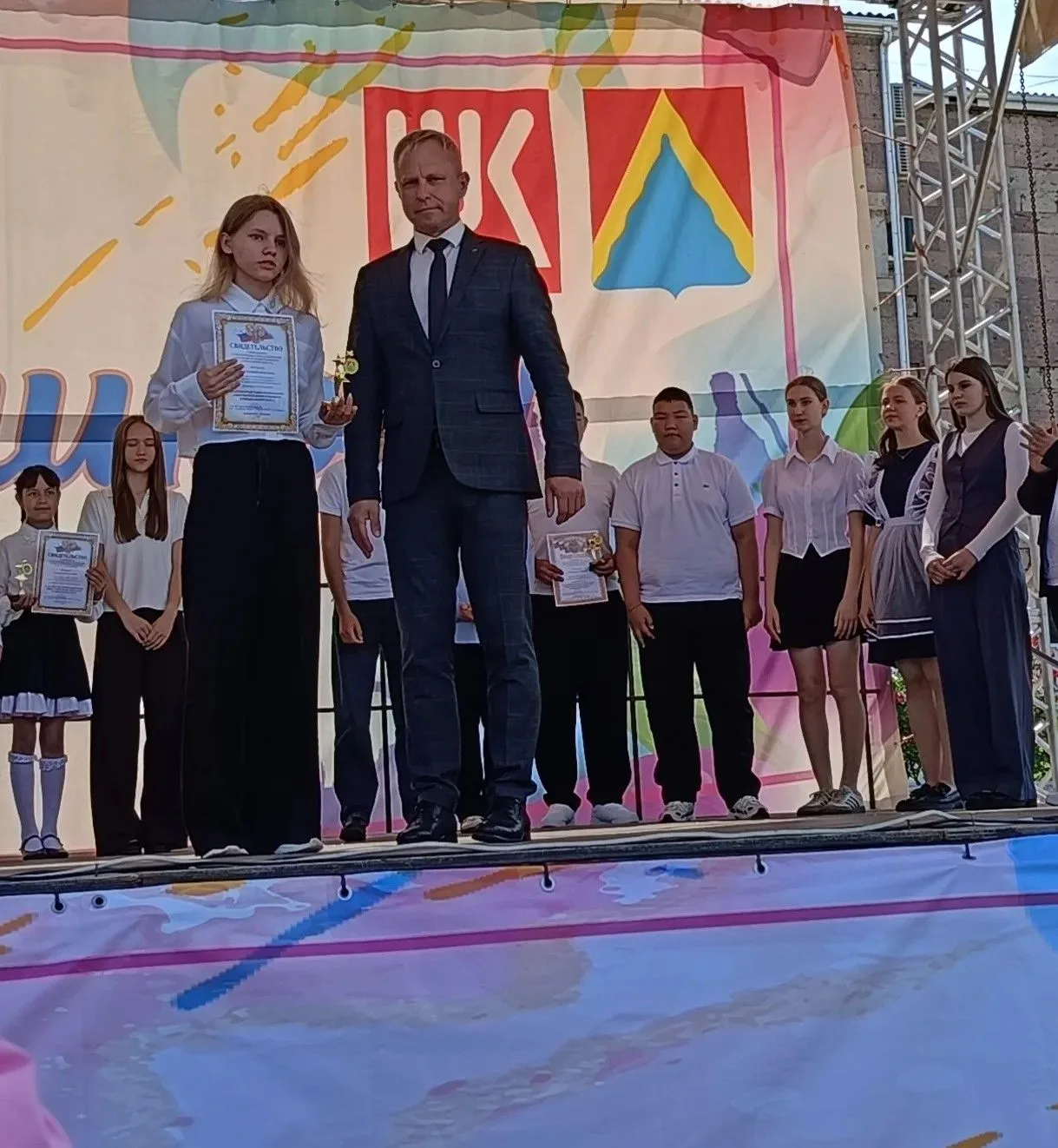 3 июня на центральной площади посёлка Лиман состоялось традиционное мероприятие, посвященное чествов