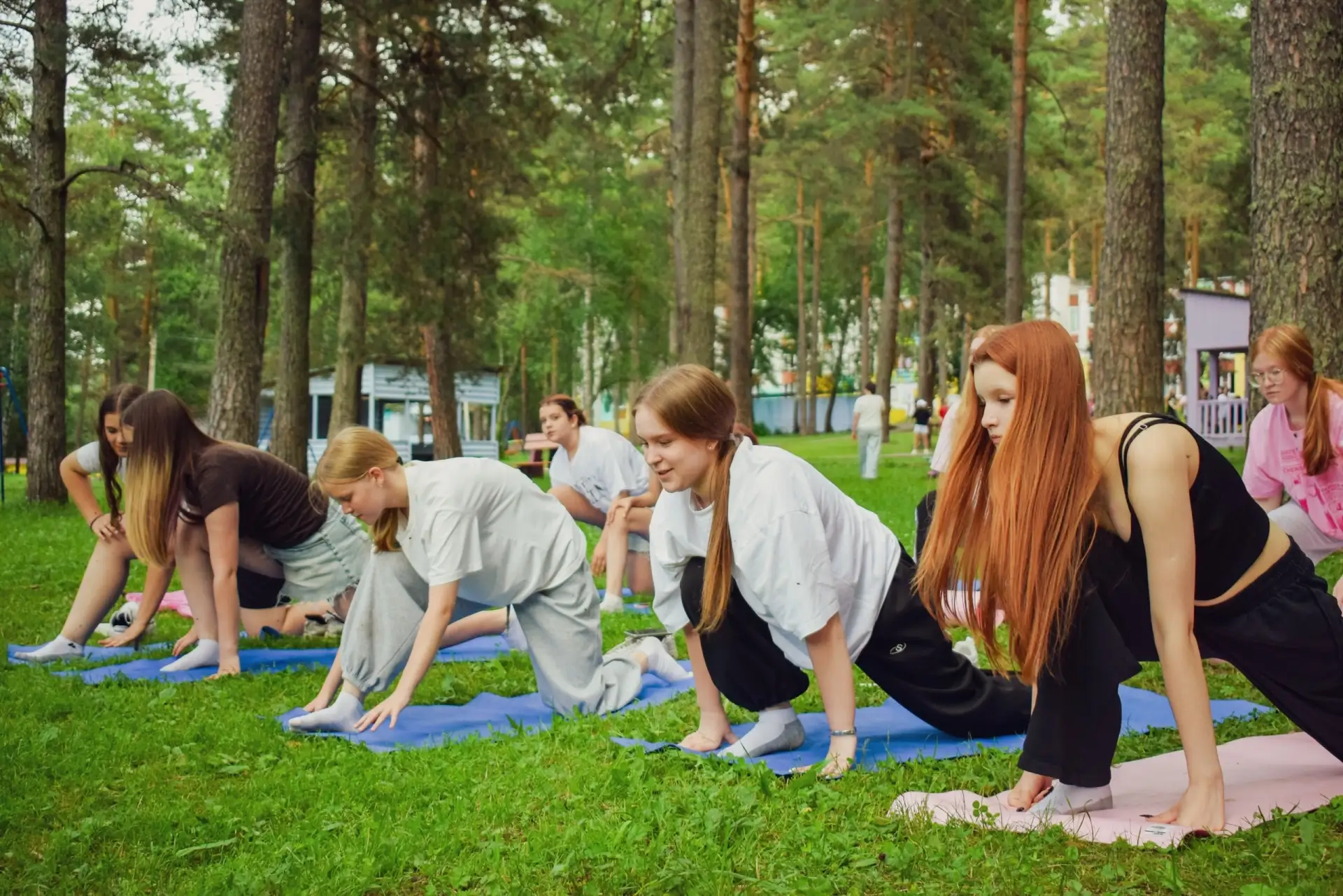 🌅 Йога в лагере — дыхание, тишина и гармония

😌Сегодня лагерь погрузился в особую атмосферу: мягки