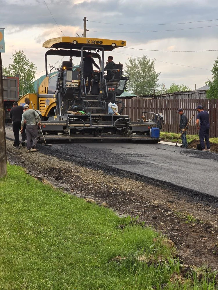 🛣️ Последние метры: в Шалинском завершается асфальтирование улицы Бограда