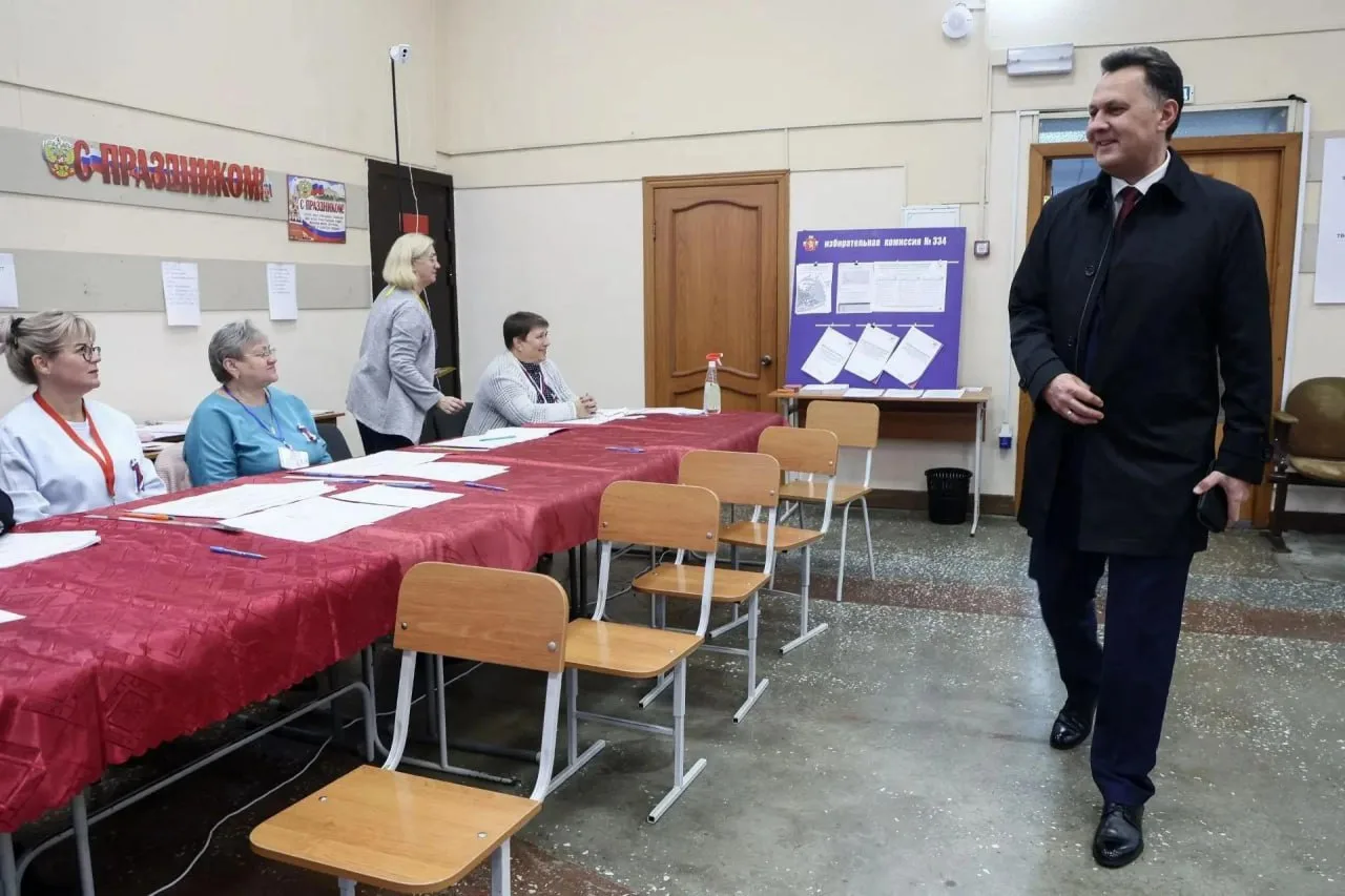 Глава Красноярска проголосовал вместе с семьёй🗳️